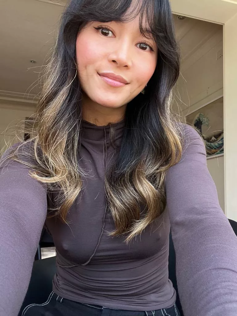 Would you be able to maintain eye contact if I turned up to a dinner party like this?  posted by Jessie_minx1