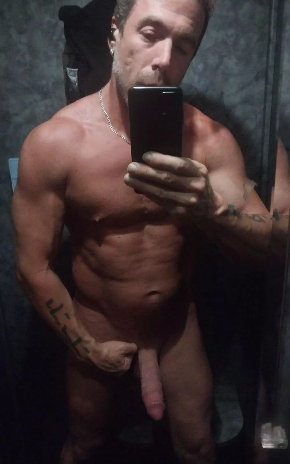 [45], 6', 186.9 lbs. Bulking and blasting. 2.2 lbs gained last week.  posted by Romantic_Darkness