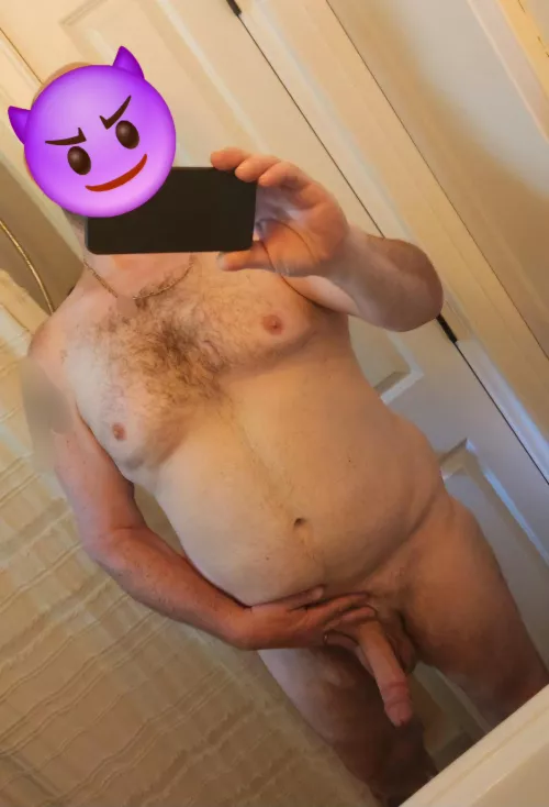 A thick guy who appreciates curvy women w big areolas🤷‍♂️...44 by ThickBlueCollar