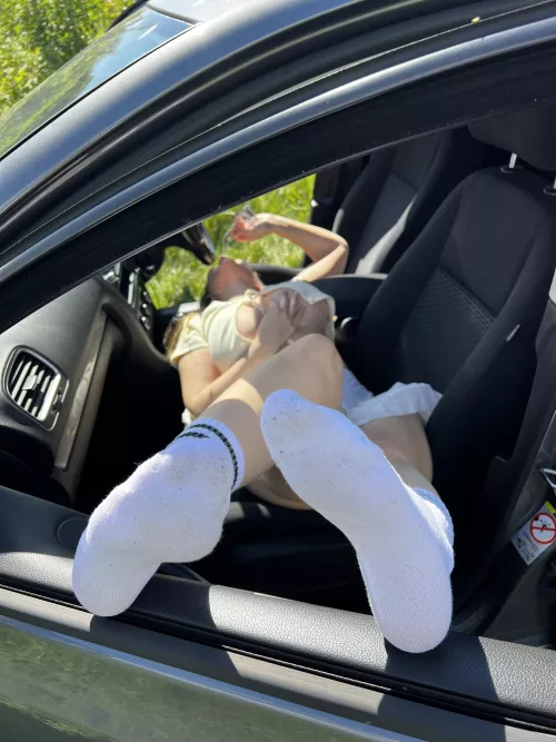 Airing my white socks in nature by mi_meowa