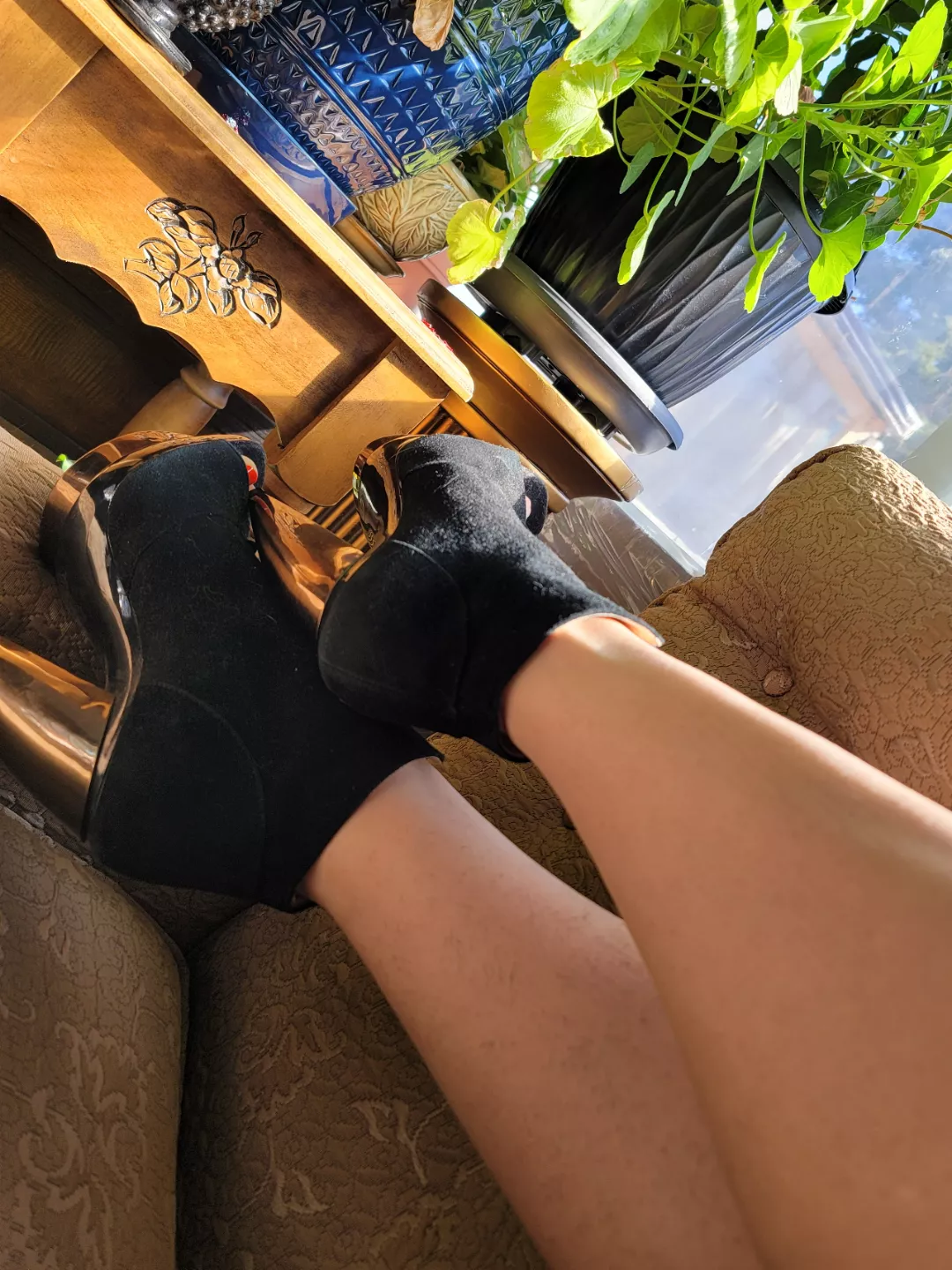 Black and gold,can't go wrong  posted by bettykinks