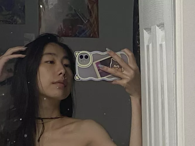 Dirty mirror again ;( by lycheecheebb