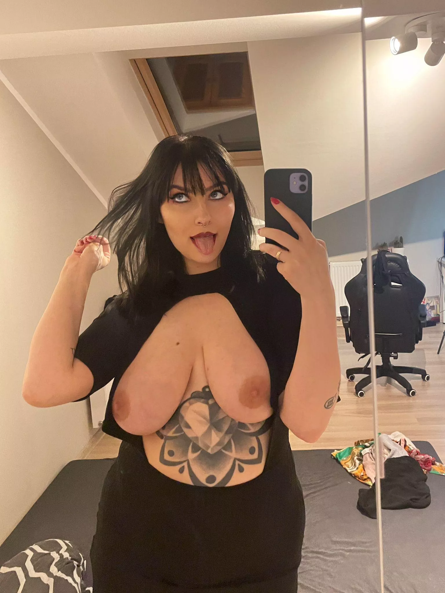 Easy access posted by Blumerystka