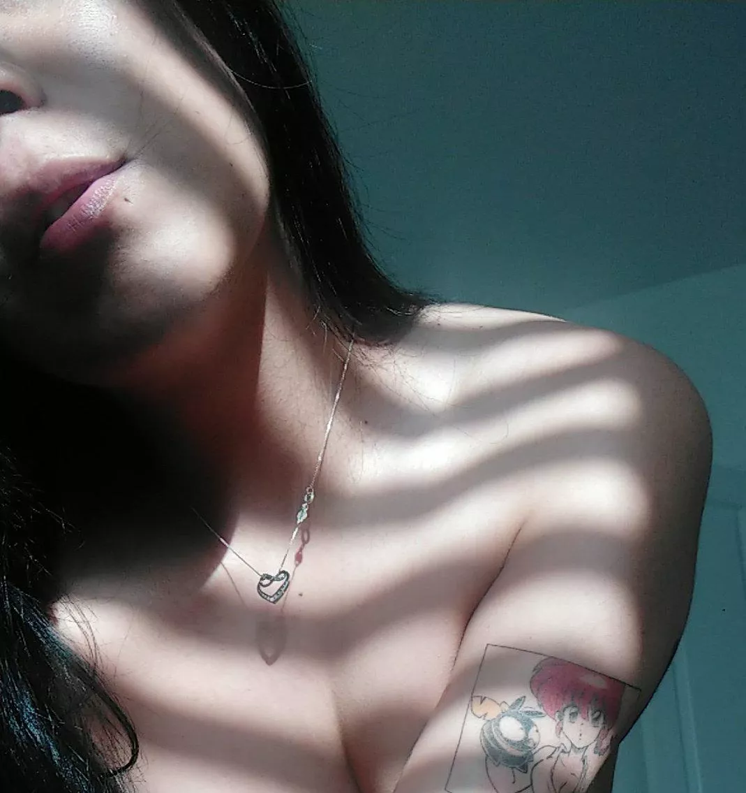 Hi daddy
My lips are dry. do you wet it? posted by Adaraa_17a