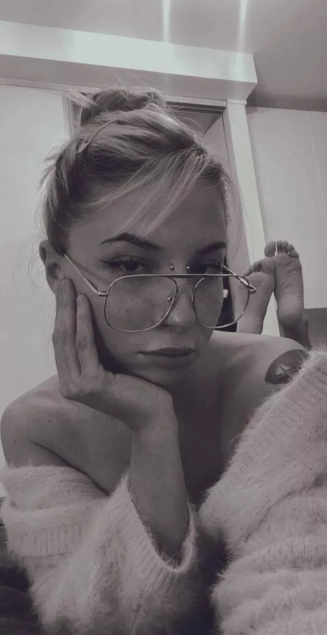 I'm thinking of how to suck your cock posted by AlexaxParker