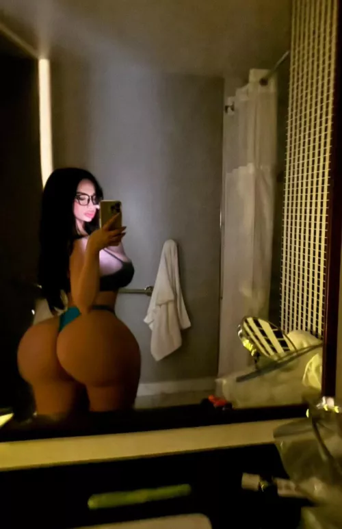 It's been a while since I've seen her here by Zkimwon