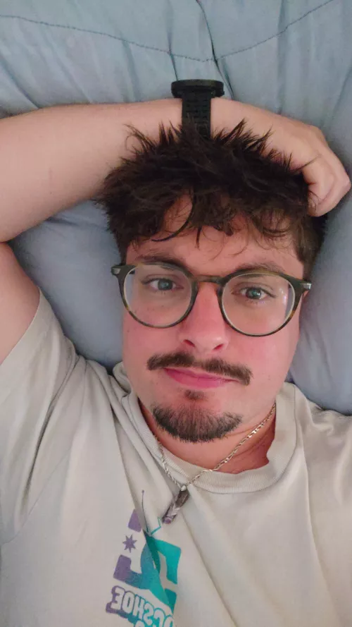 Just saying hi 🤓 by Azovik