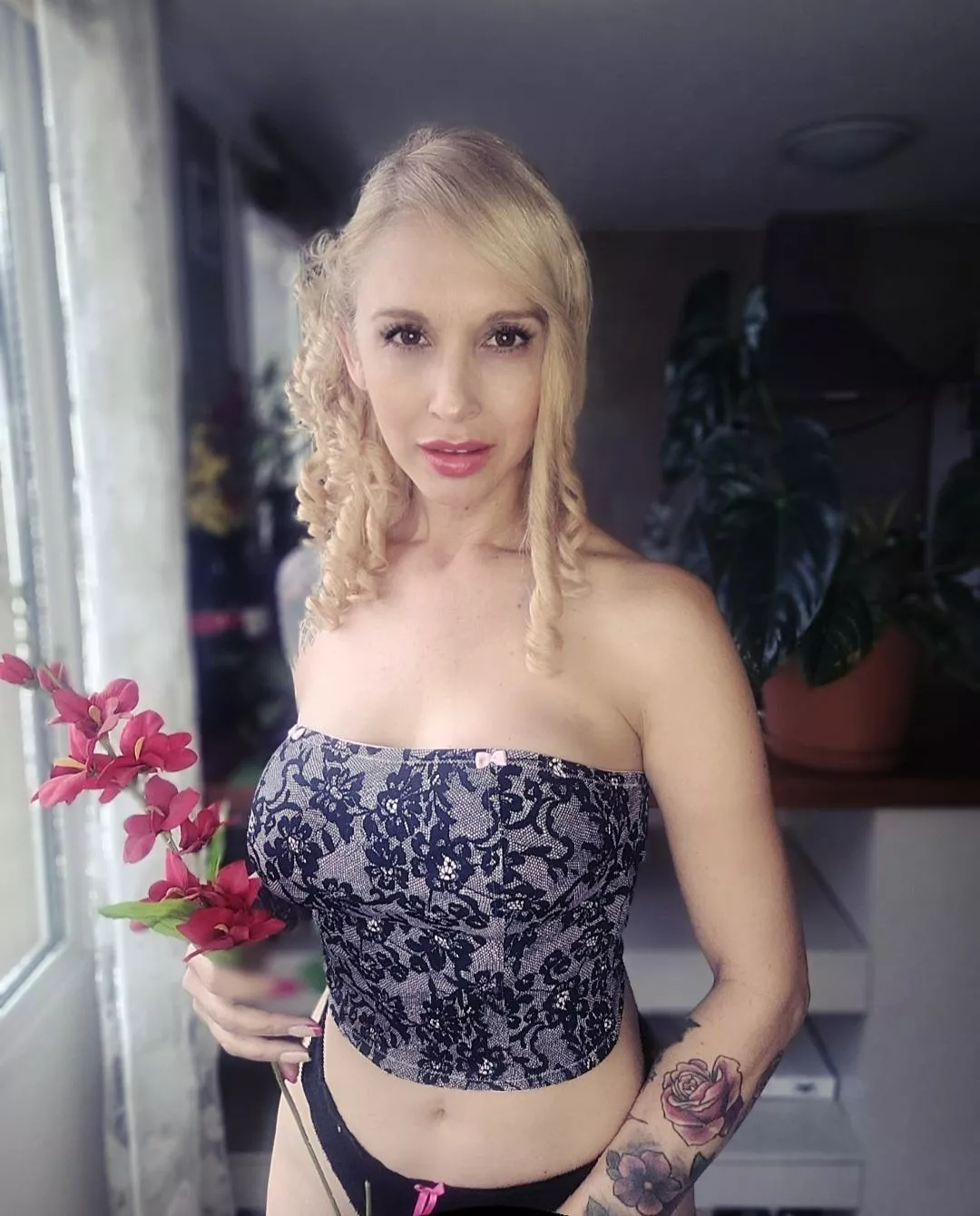 let's play a juicy game  posted by GR2024_