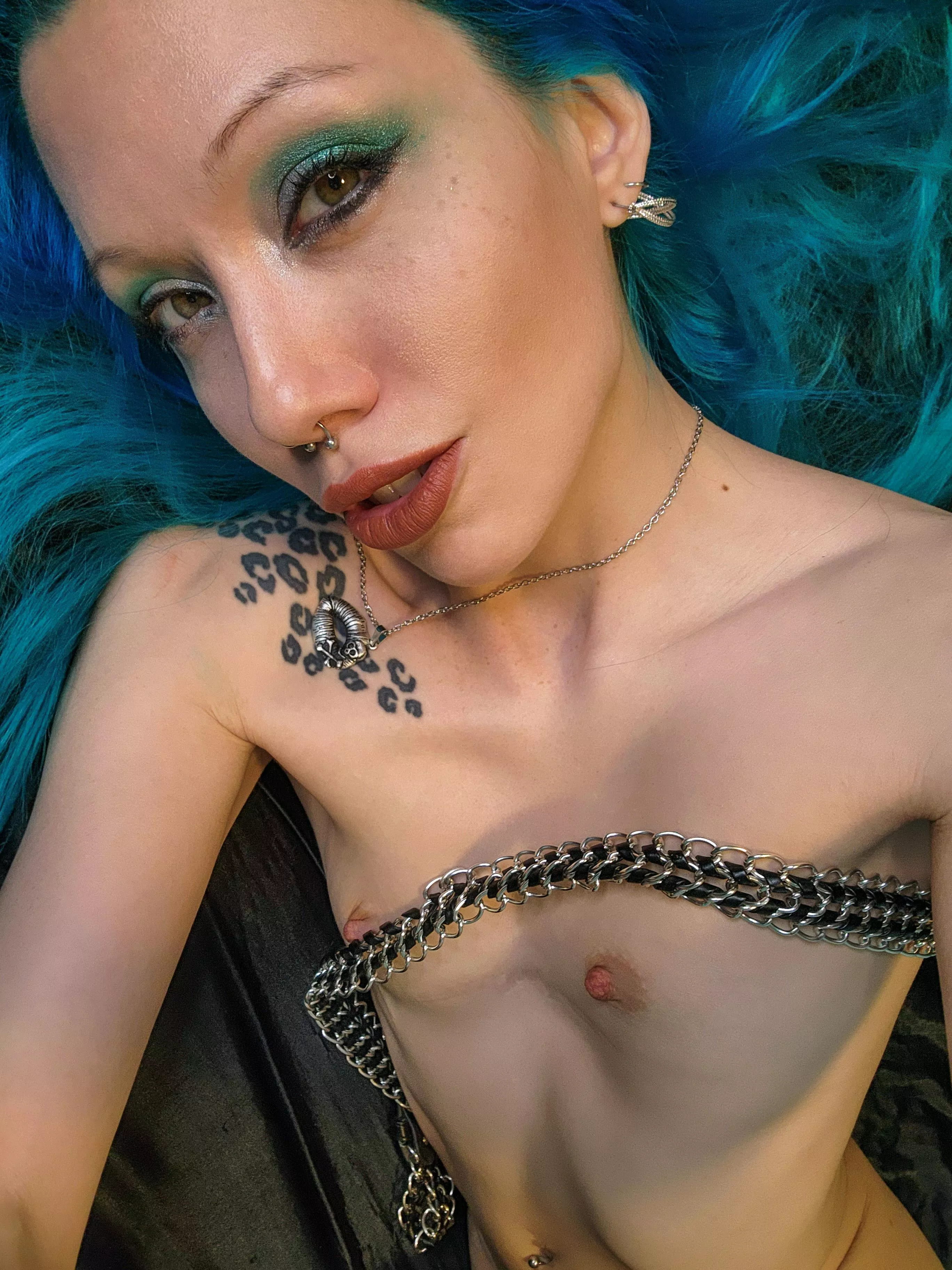 Tell me do you prefer my eyes, lips or petite titties? 😘 posted by VulgarKittyx69