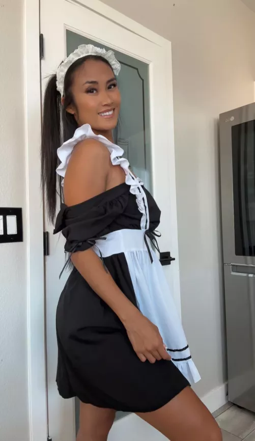 The first rule of a good maid is to do whatever her master wants by sunshinemaidxo