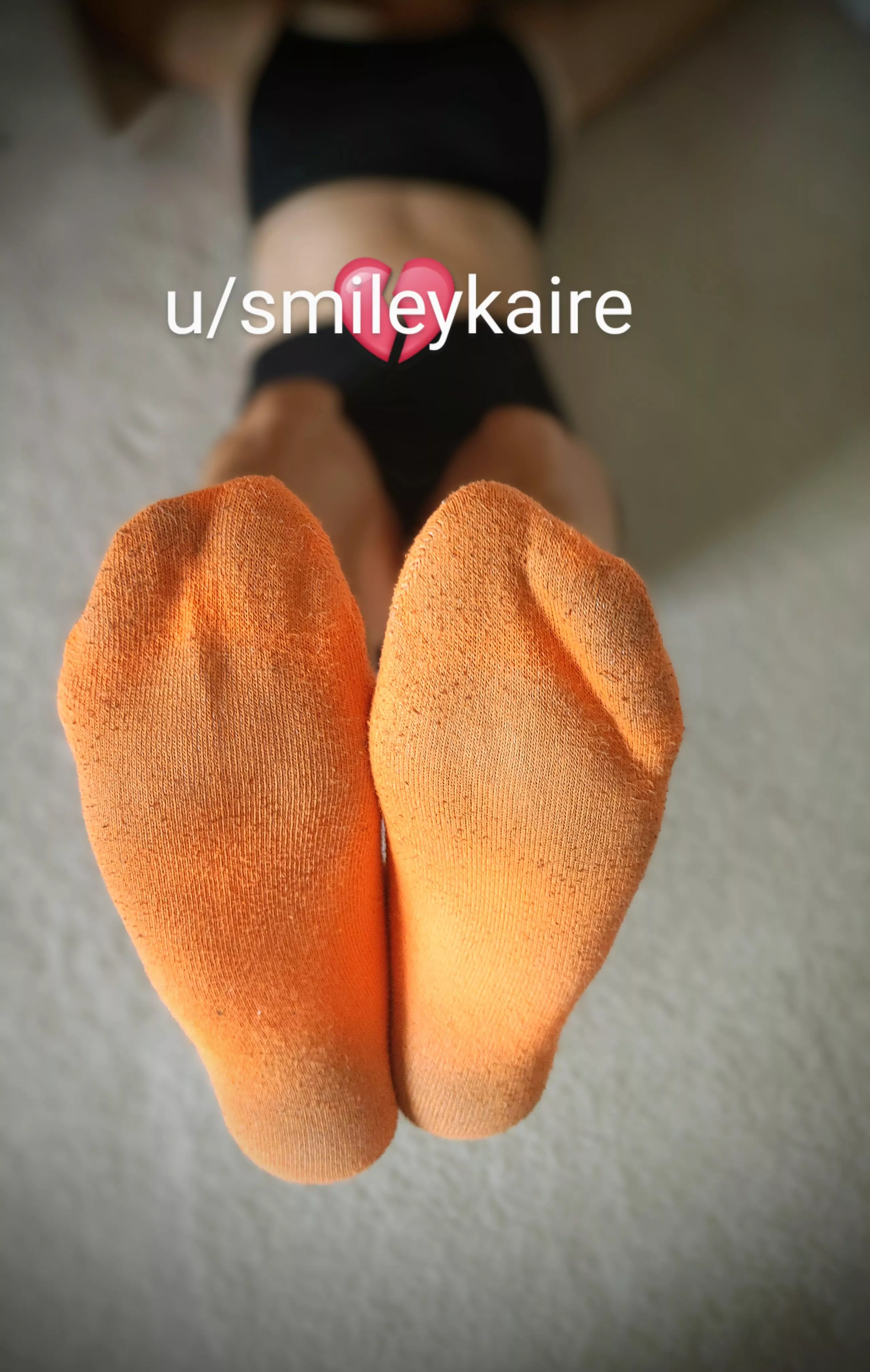 Want to spot me?? 💪🧦🔥 [F] (oc) posted by smileykaire