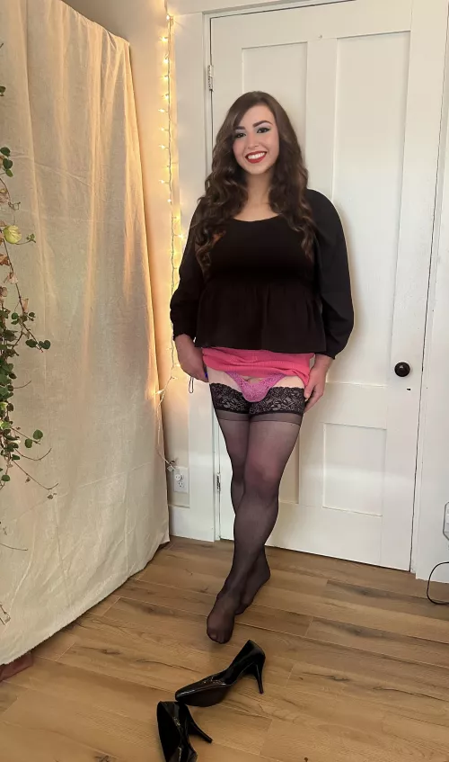 We just get back from dinner, you excuse yourself for a moment. When you return, I’m facing you like this 😉😈 by sissycassie710