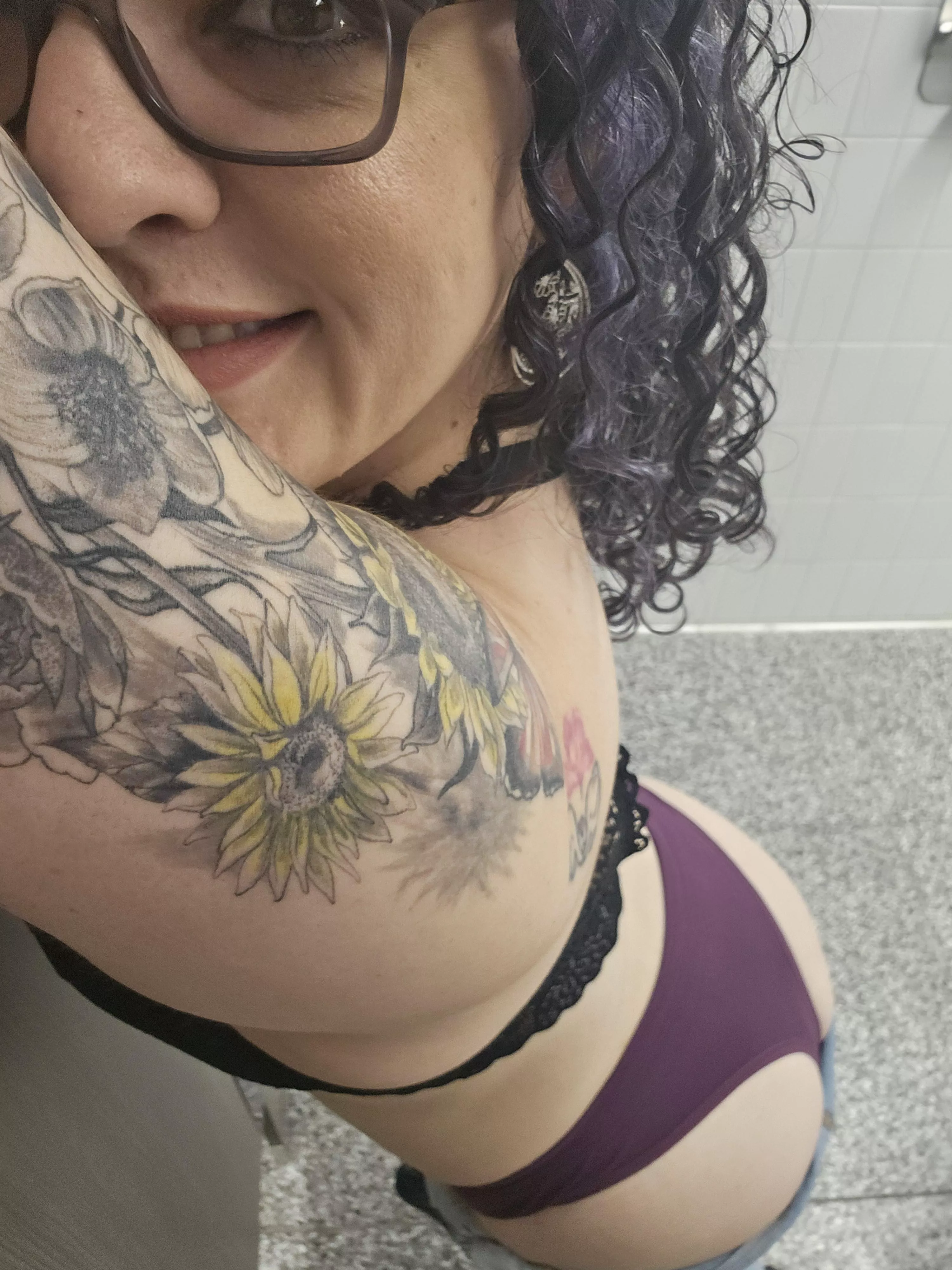 Back in the office, letting the 🍑 have a moment to shine  posted by brightstar8301