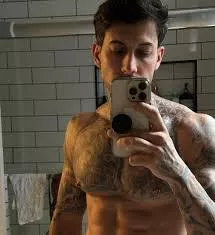 Does anyone have pictures from Gino's OnlyFans? Please dm me if you do  posted by J0RDO020305