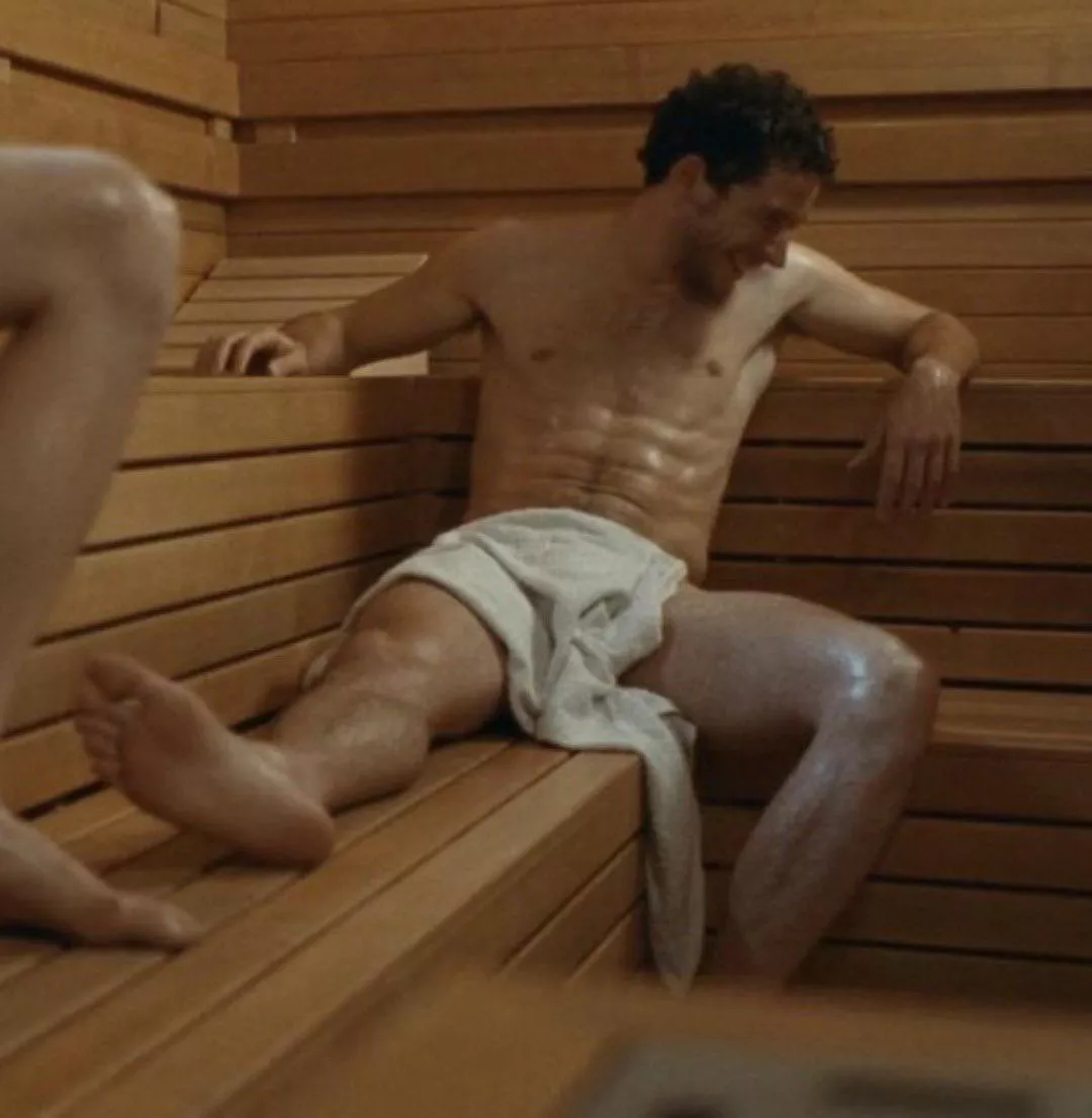 Does anyone know the name of this film? posted by leonardreignn