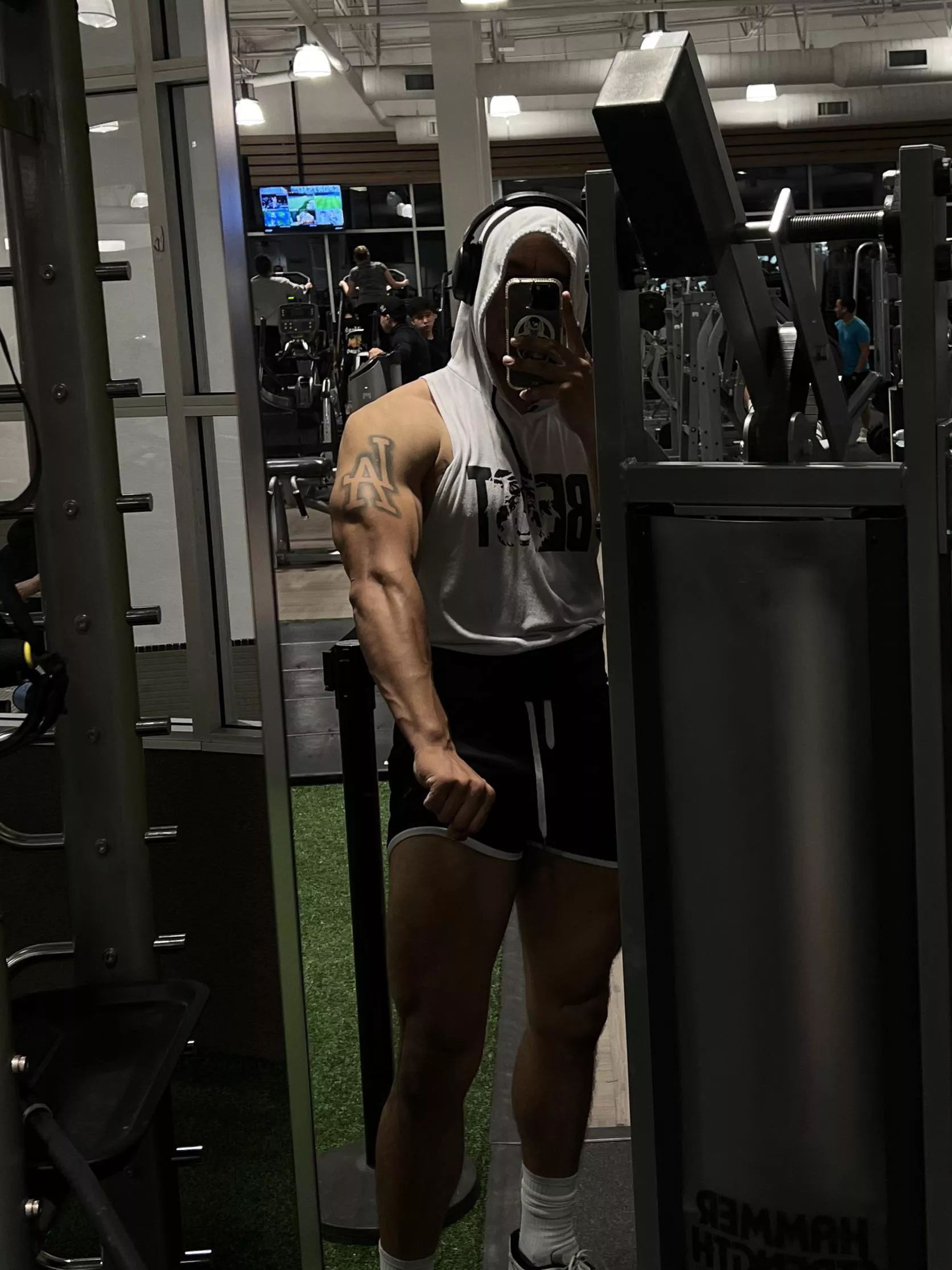 Great lighting.  posted by AdonisFit69