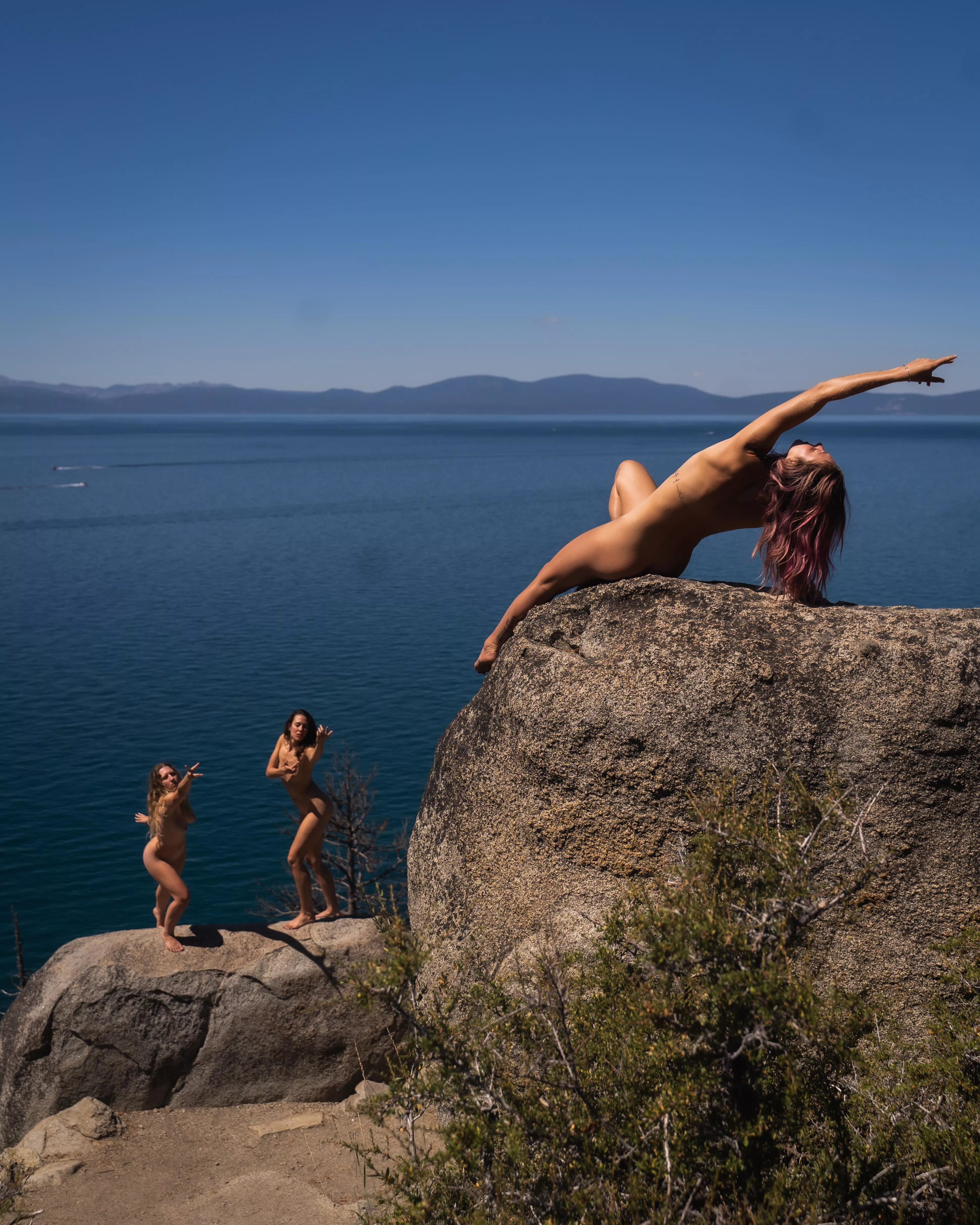 On the rocks  posted by iamsweettangywet