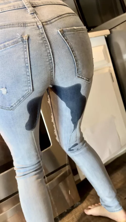 Pissing myself while cooking dinner  by ReddRavish