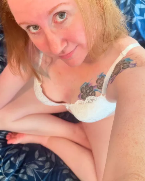 This MILF wants to lick up every drop of you by xRuby_riderx