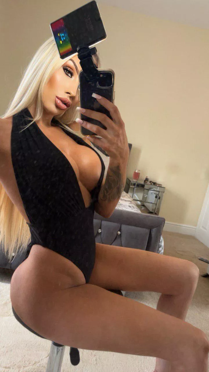 What you’re experiencing right now is lust at first sight. posted by Giadmkj