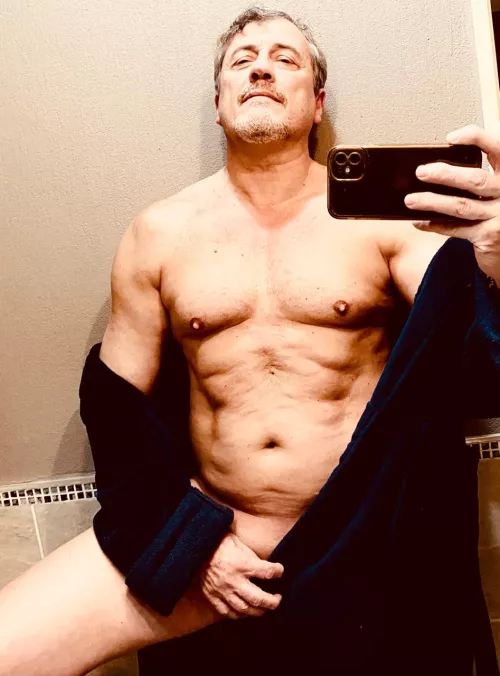 Who's gonna help me out of my boredom? 😈 by Im_spacez