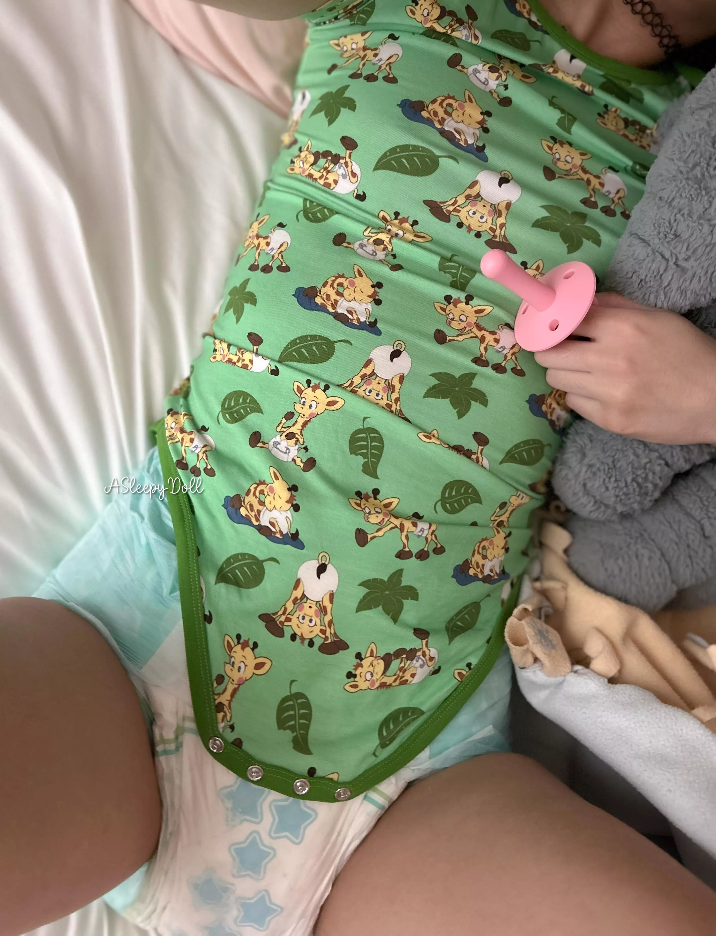 a slow friday morning  posted by asleepydoll