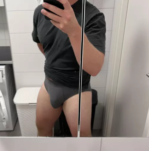 Anyone up for a leg workout? by alexshadez