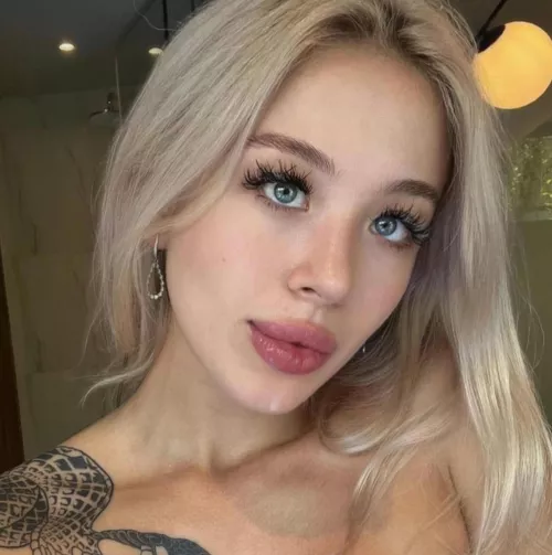 Do you want a piece?  by mangilhaca