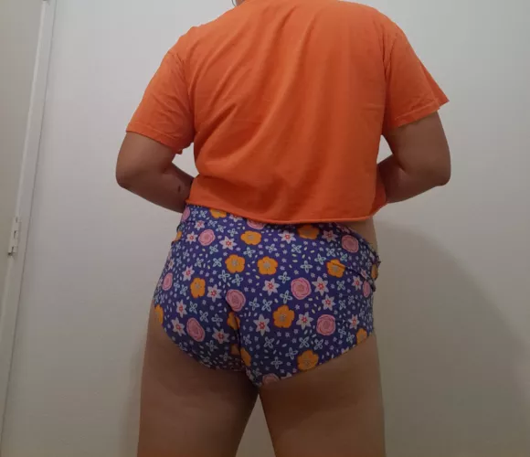 I love when i match my panties to my crop tops  by Ellieerotica2