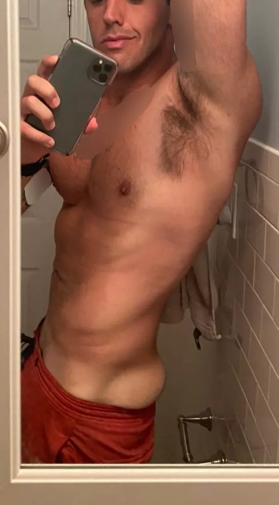 It’s finally Friday! Anyone wanna have some fun with this 6’4” 250 pound man? posted by analplay61555