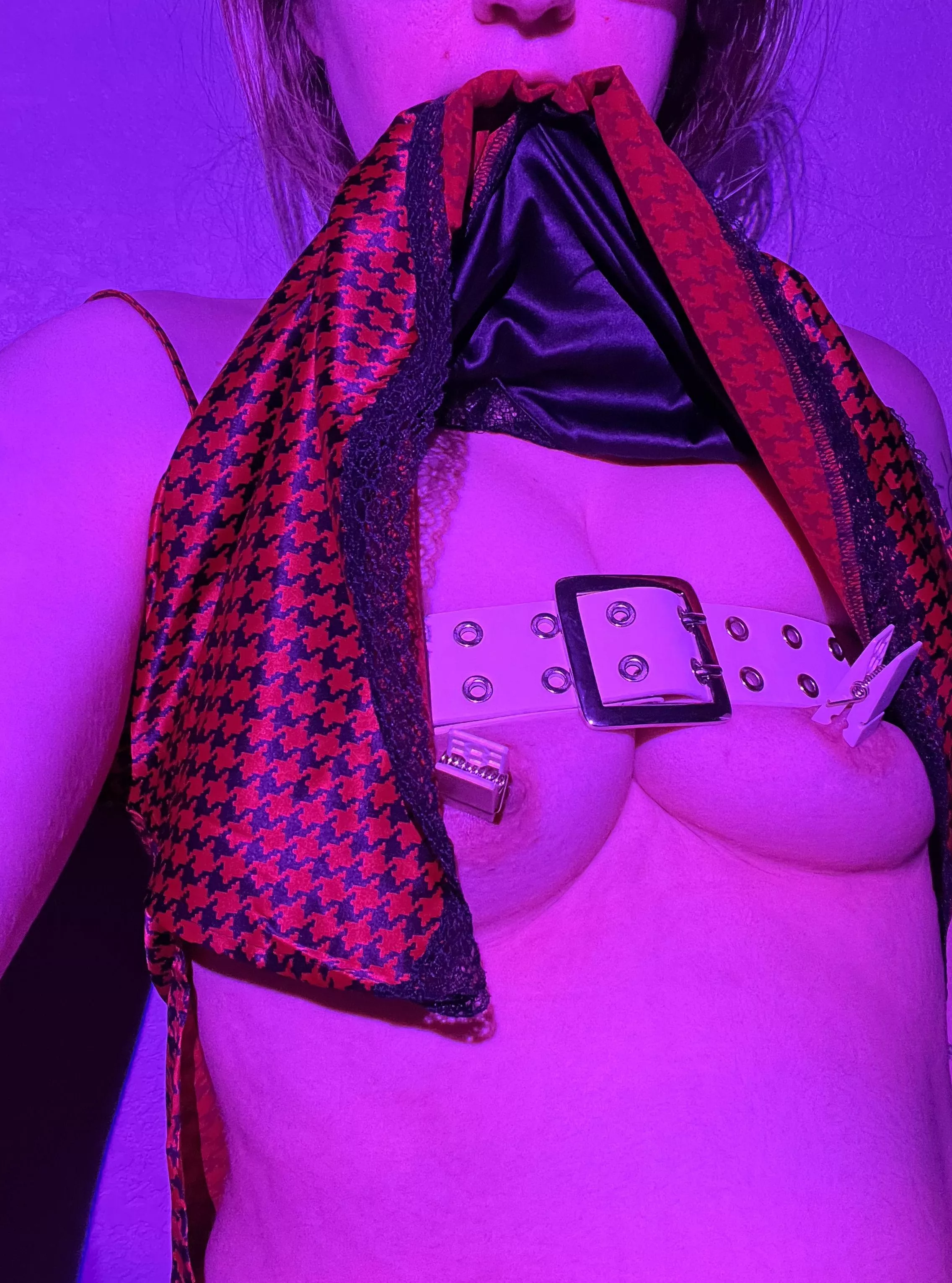 Revealing some accessories posted by artsyelly