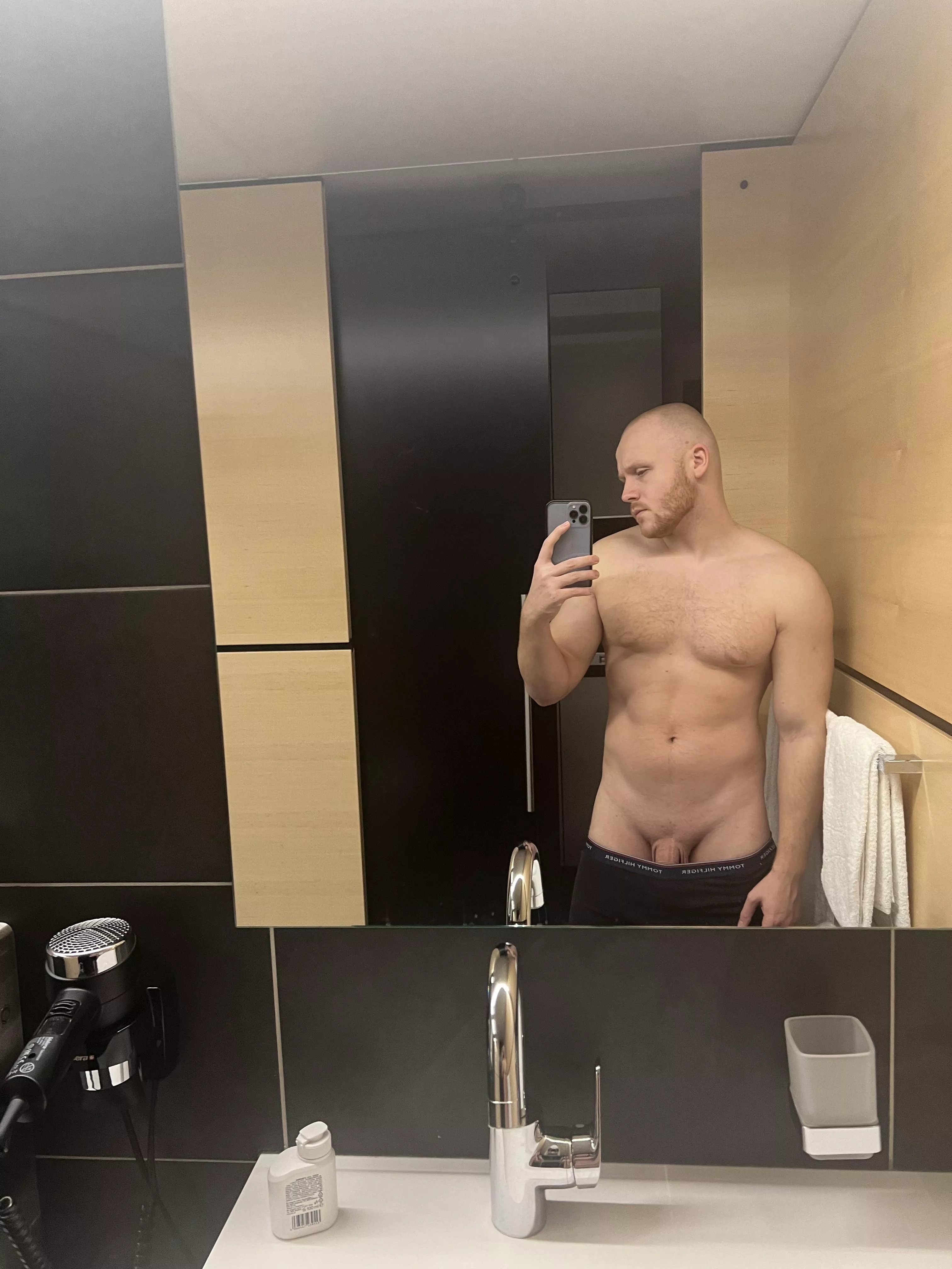 Sexy hotel bath... posted by Alpha_god_tayler