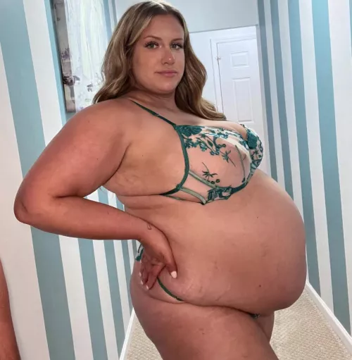 What do you think of my belly? by LRM-BBW