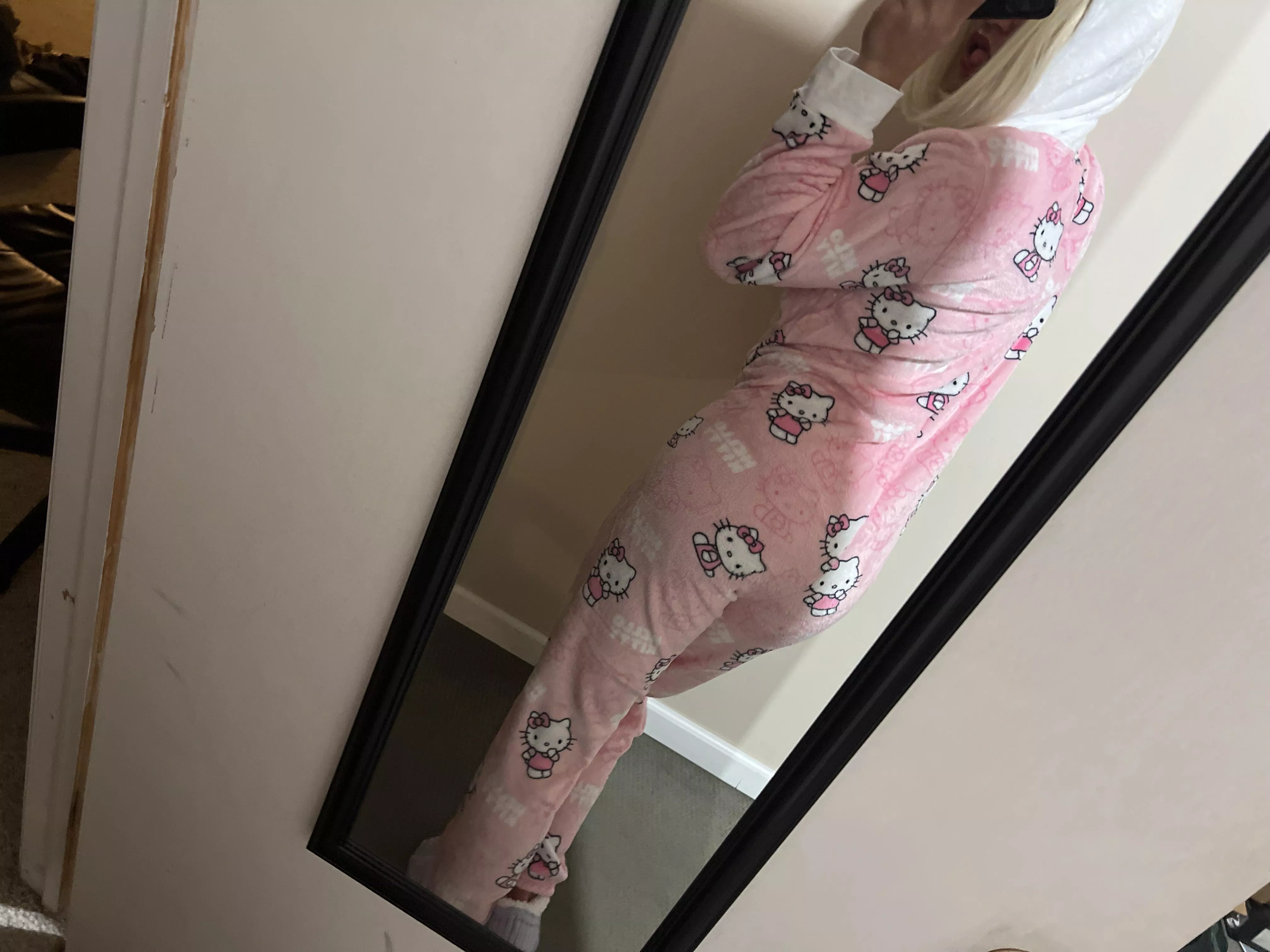 Anyone want to cuddle posted by North_Sentence9878