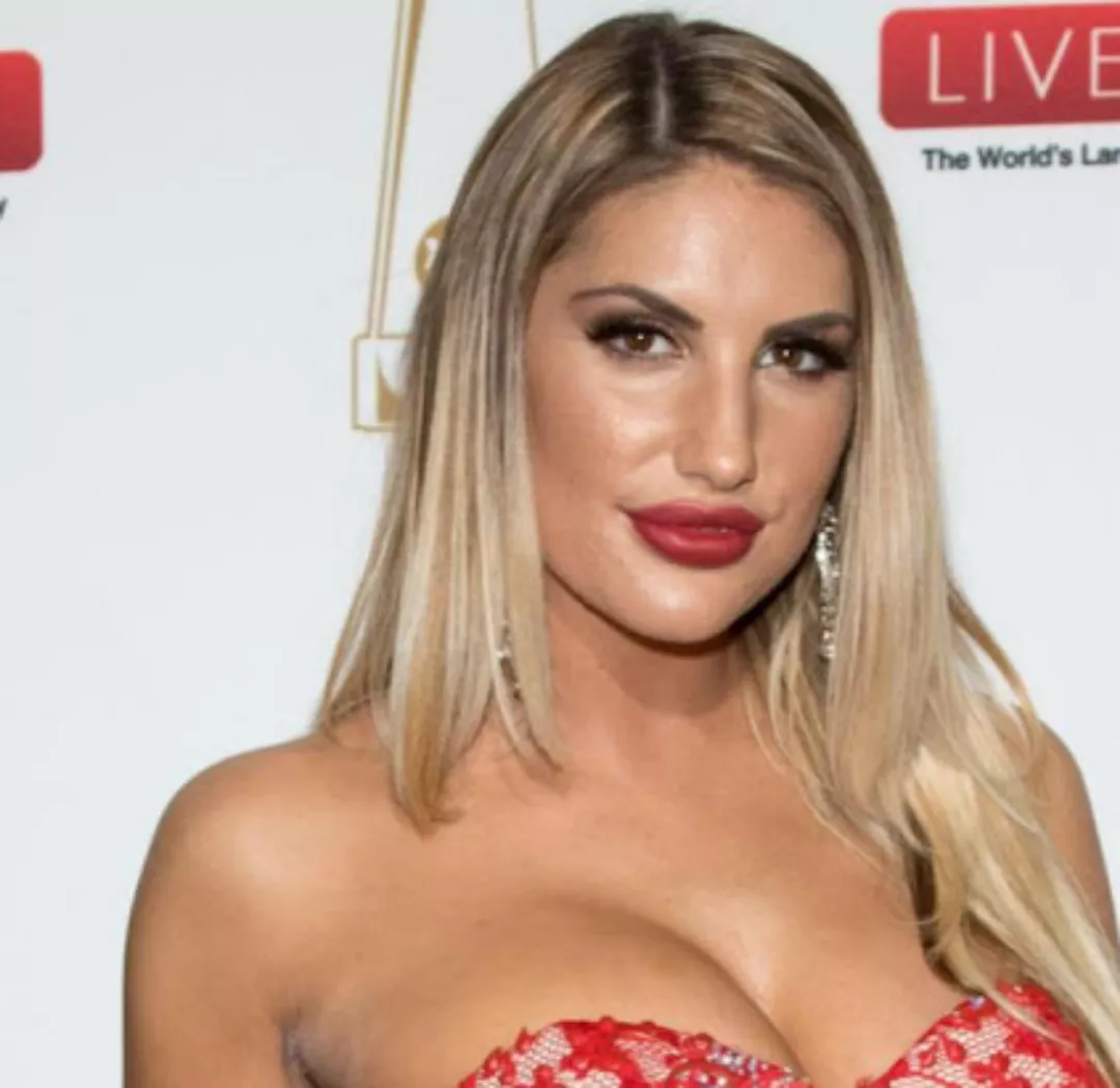 Bellezza posted by chipichandal