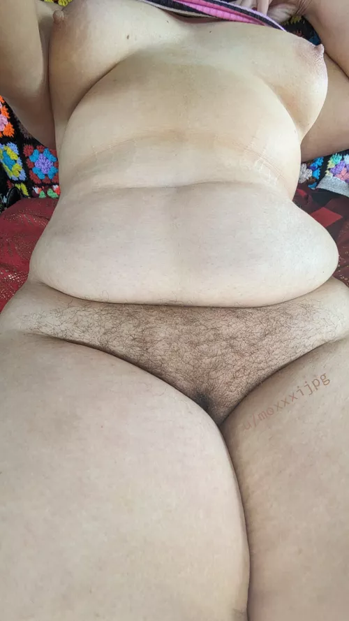 Finally commiting to a full bush ❤️ by moxxxijpg