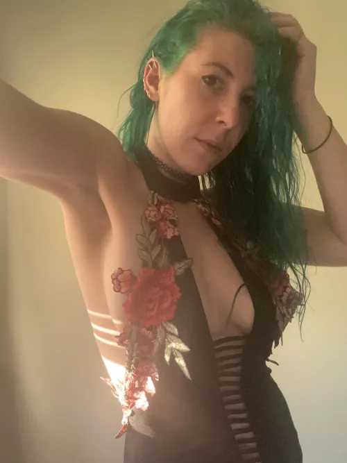 Floral sideboob by sirenskiss3