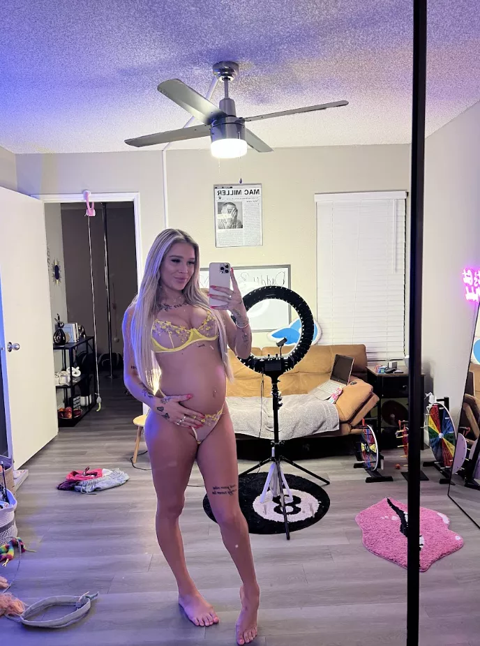 i love seeing my pregnancy grow <3  posted by GeorgiaWildOF