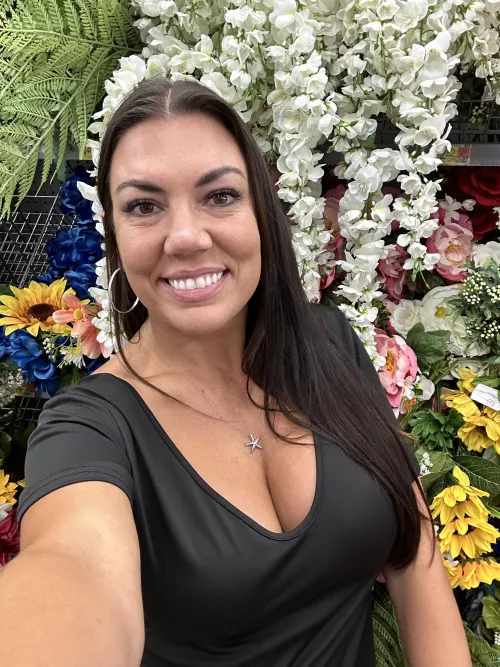 Selfie in the flower shop [f] by jasmine_cole