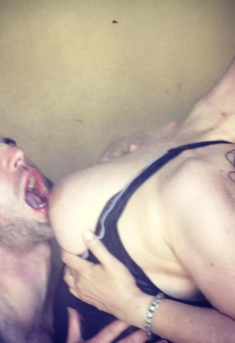 Shower fun side boob posted by DDDD516