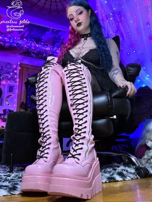 thigh high stompy boots 🤝 alt/goth queens, kings, & in betweens  by sativamermaid