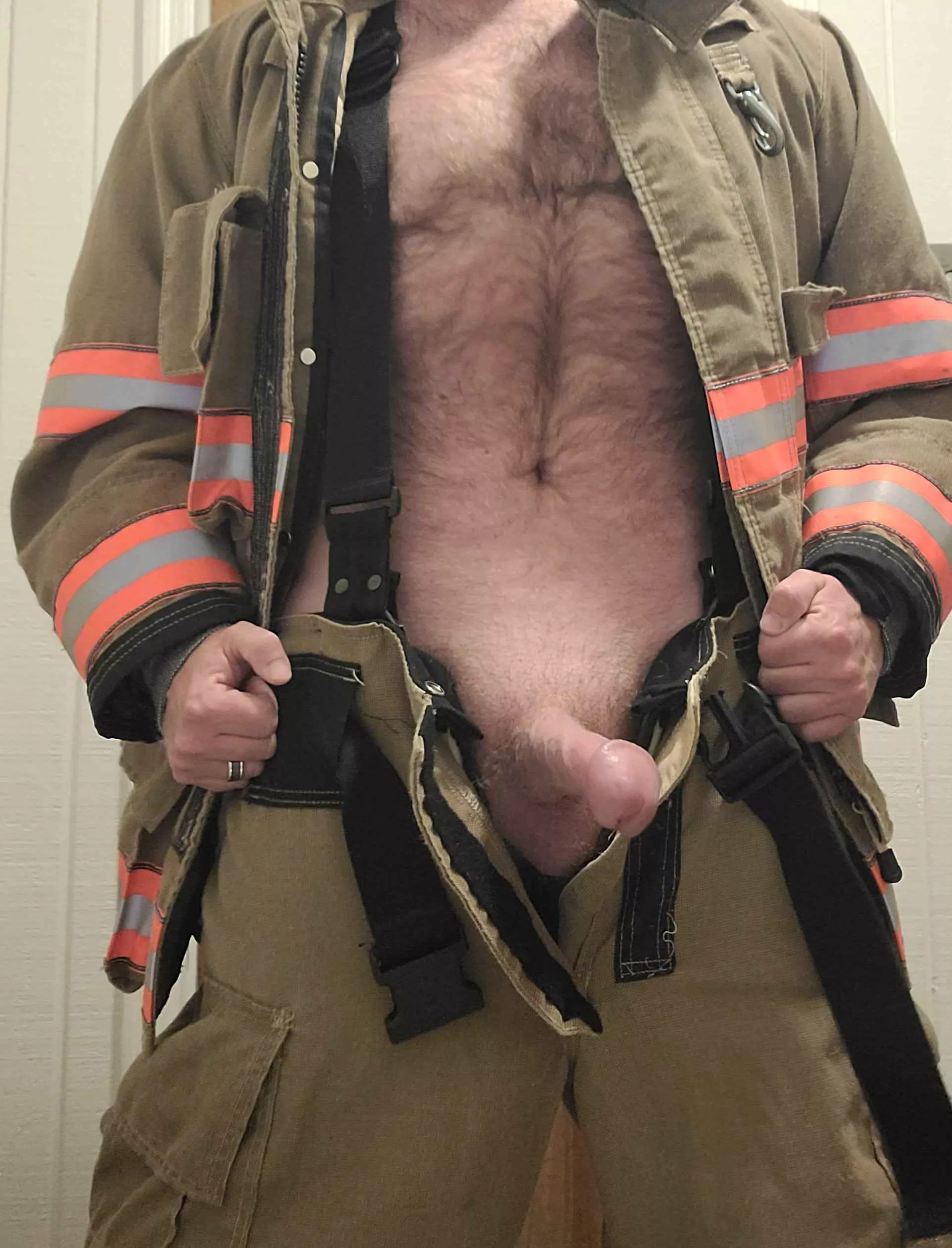 Any ladies wanna keep me company on duty? posted by Neglectedhusband88