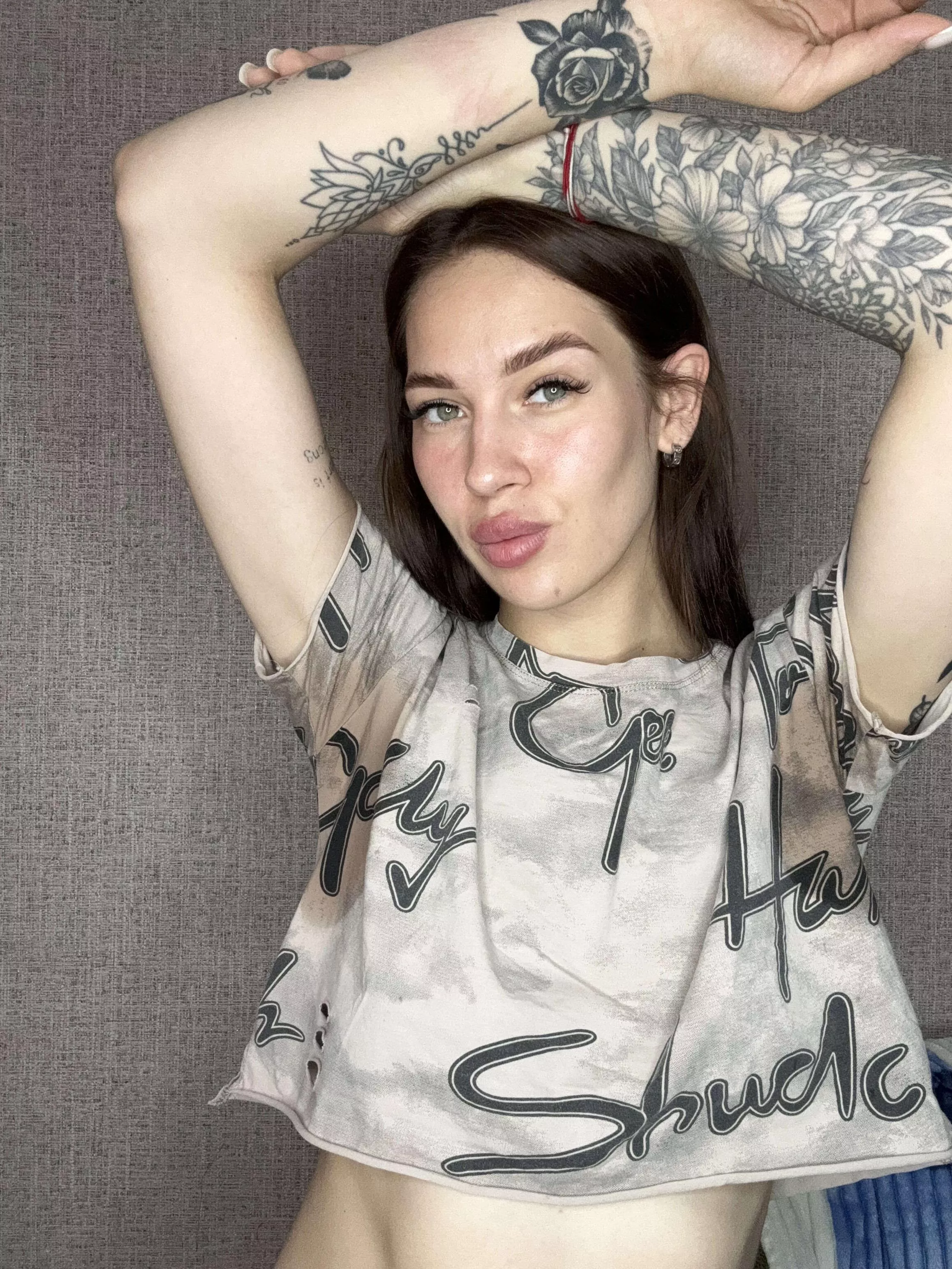 Are the brunettes your type ? posted by apple_only_