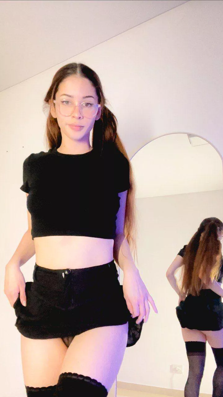 black shirt, glasses on, admiring me, craving ur touch babe posted by LovelyPrincess201