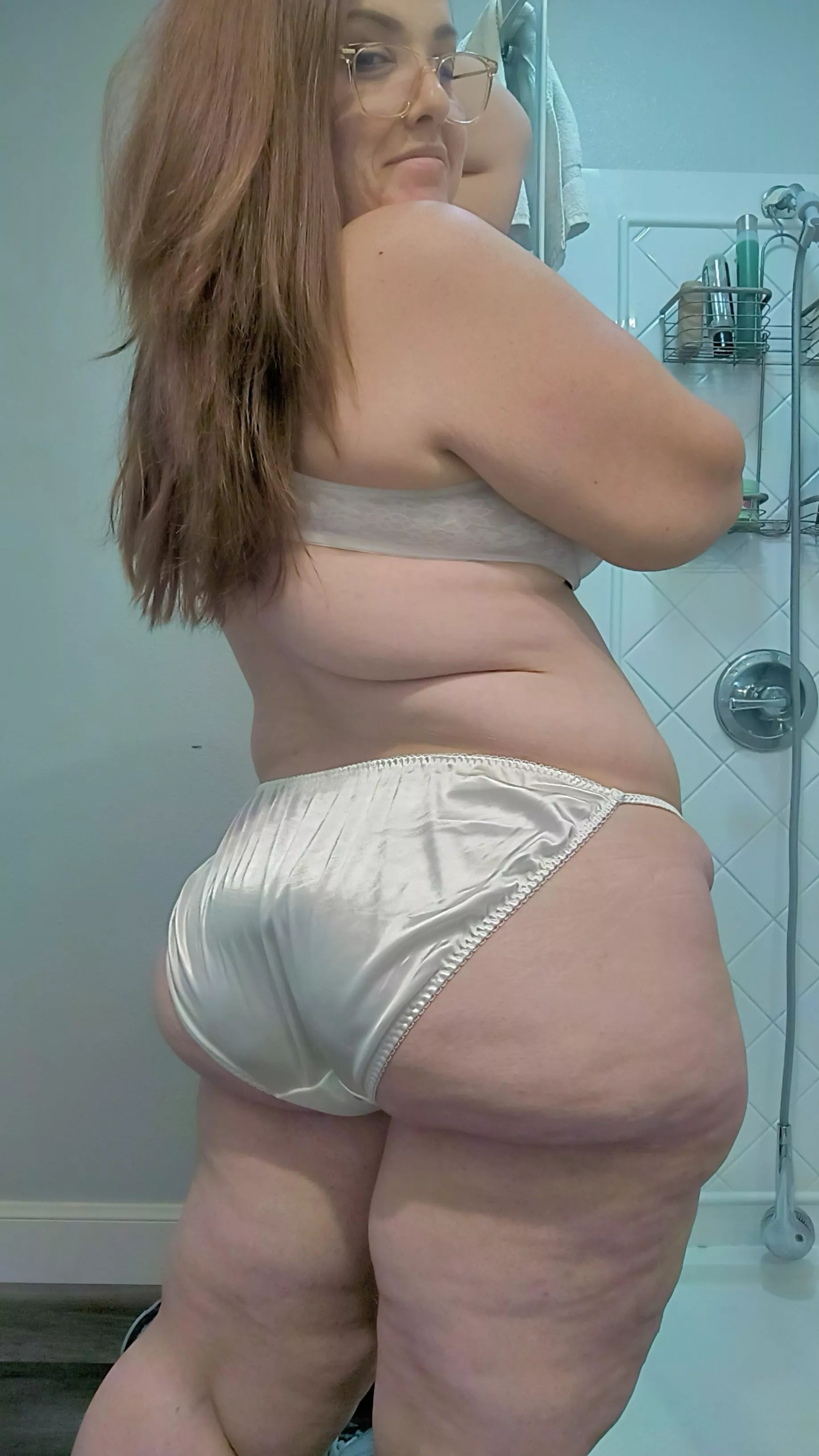 Boring Saturday night  posted by MissW0rld51