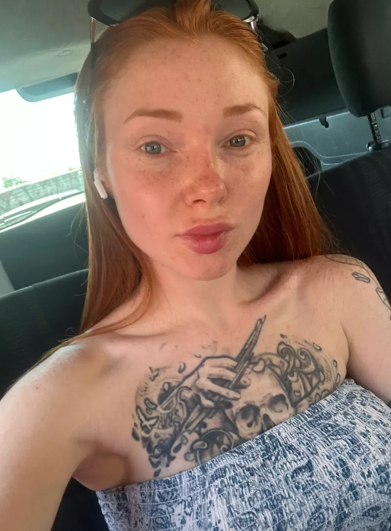 Imagine kissing my armpit in a cab posted by seductive_diva