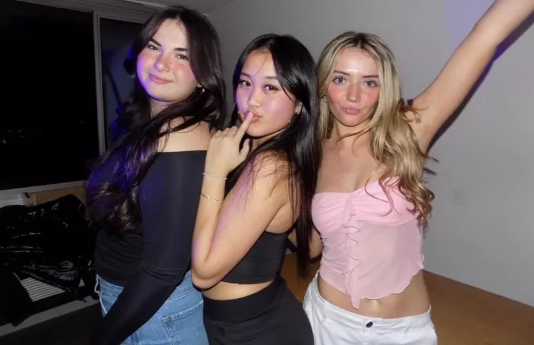 Last for the Night. Left to Right, 1,2,3. by KamiOrenTicklee