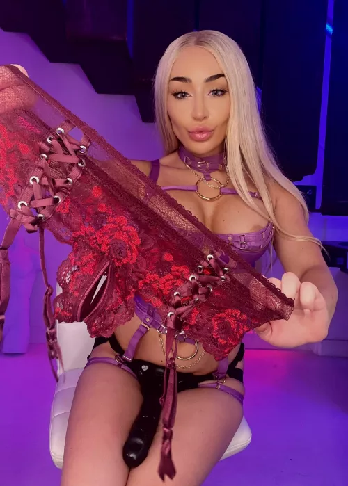 Let me know the size of your dick and I'll tell you what girly name you deserve by blakesjappiness