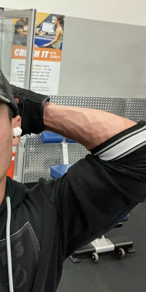 Looking to grip your asscheeks very firmly with my strong ass arms 😈😈😁 by TheeGuyDerek