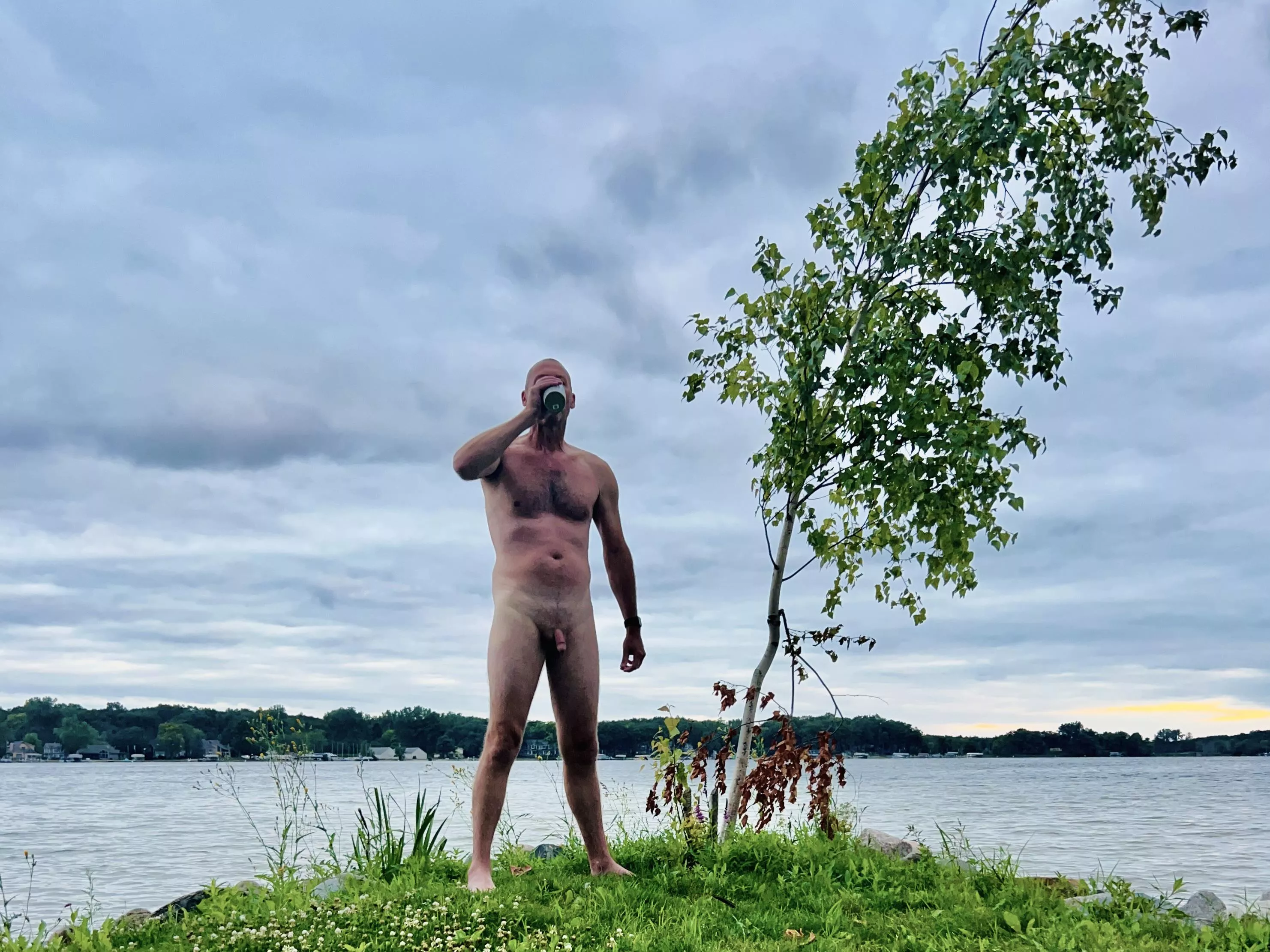 naked in nature. happy weekend CGW posted by mufasjg